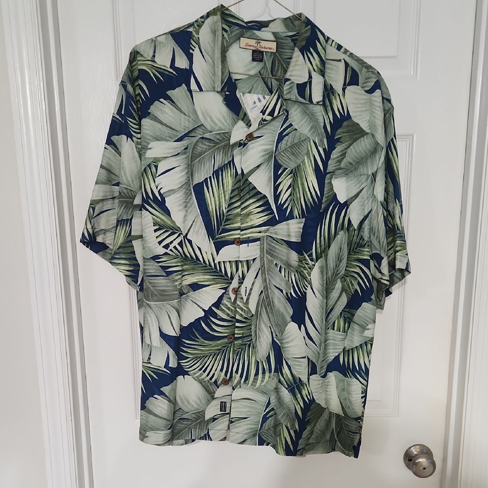 Tommy Bahama Green and Blue Leaf Print Casual Button Down Shirt